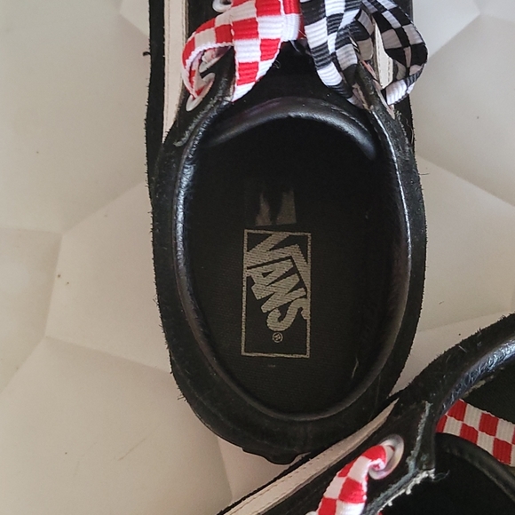 Gently used vans - Picture 2 of 4